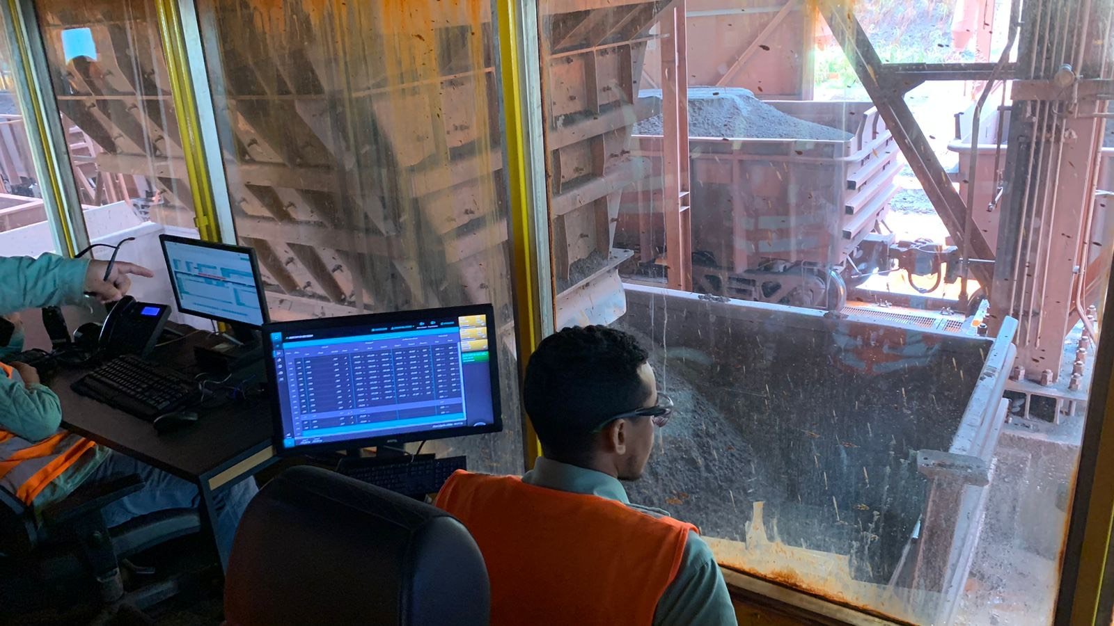 SIMMSOFT in use in the terminal control room during unloading
